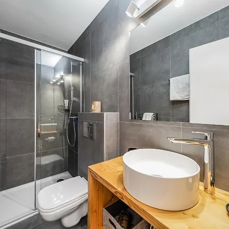 In The Heart Of Crans, Fireplace And Parking